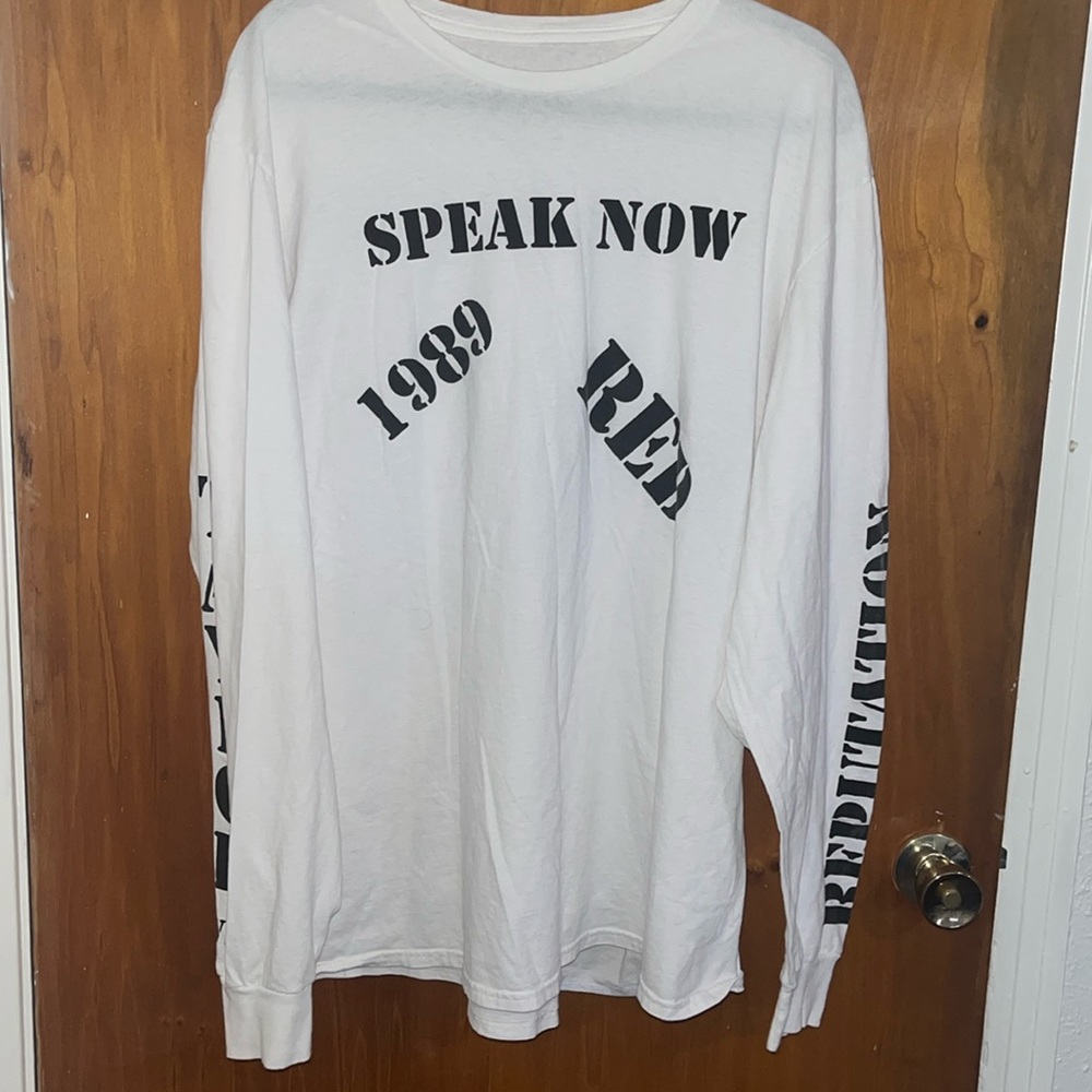 Taylor Swift AMA prison like tshirt